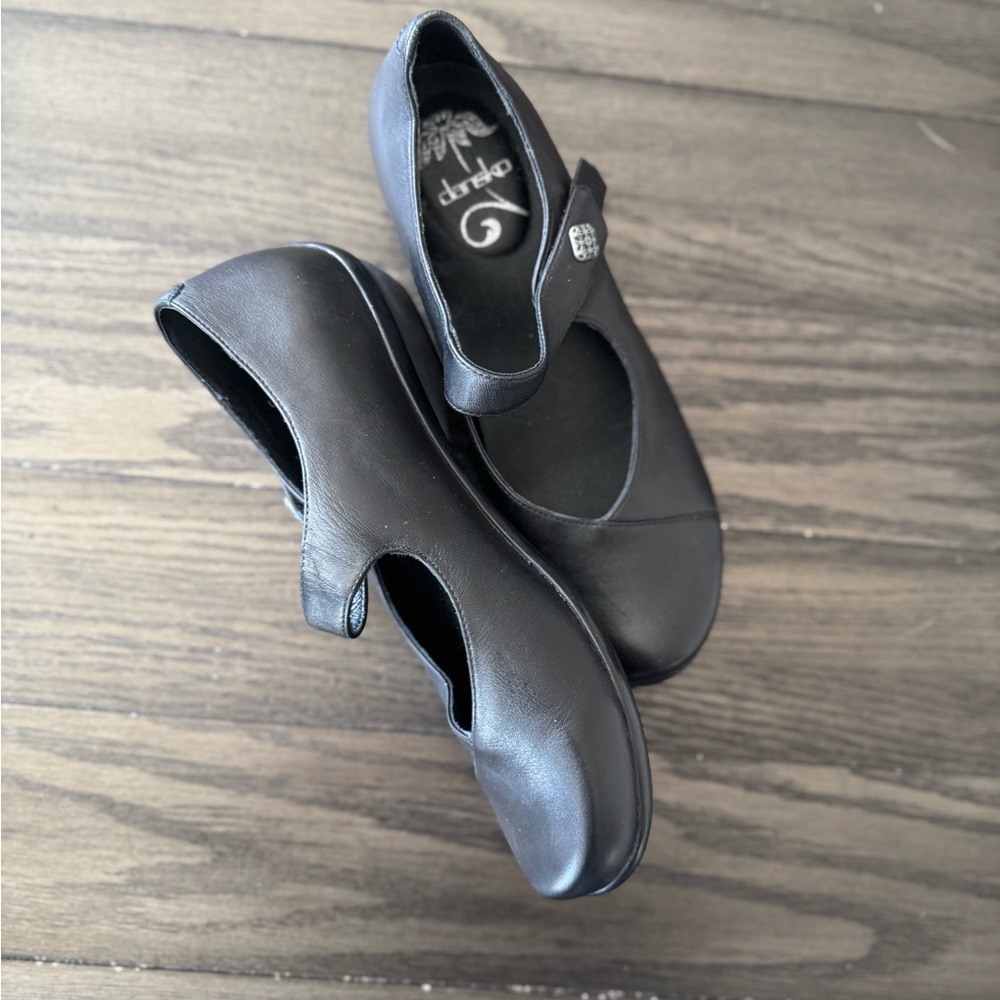 Dansko Opal Mary Jane Flat Leather Comfort Shoe